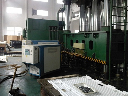 復(fù)合材料模溫機(jī)，玻璃鋼成型模具溫度控制機(jī)，炭纖維成型模溫機(jī)